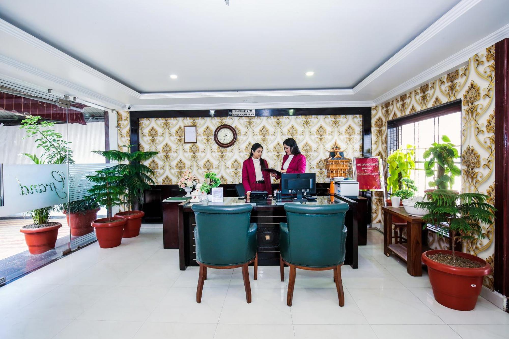 Hotel White Grand Shimla - In City Centre - A Centrally Ac Hotel Extérieur photo